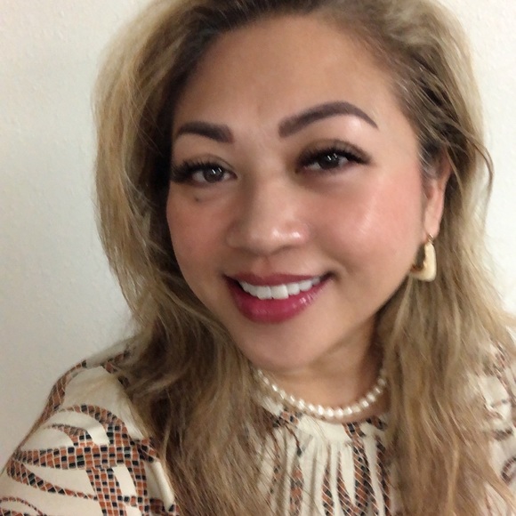 U-Shaped Hoop Earrings (gray) - Picture 6 of 8